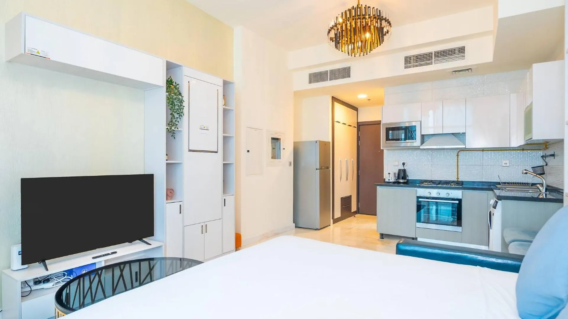 Apartment Stylish Studio Bayz Danube Burj Khalifa View Pool Dubai