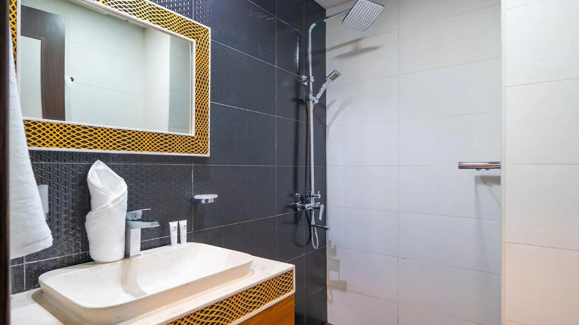 Apartment Stylish Studio Bayz Danube Burj Khalifa View Pool Dubai