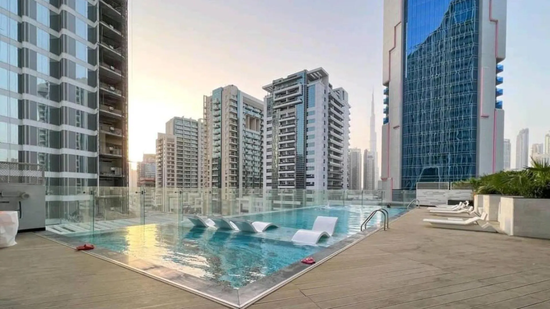 Stylish Studio Bayz Danube Burj Khalifa View Pool Dubai